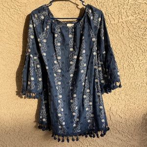 VELZERA Blue and white embroidery with tassels size medium shirt